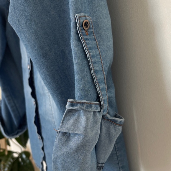 Ci Sono Light Blue Denim Top - Picture 4 of 5